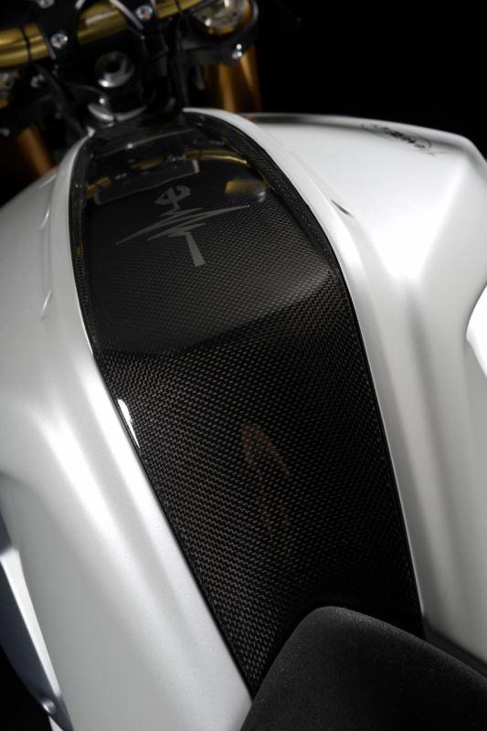 CENTRAL TANK COVER SLEEK CARBON (EVA)